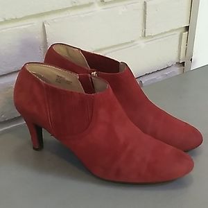 Ellen Tracy Red Suede/Leather High Heel Booties.
